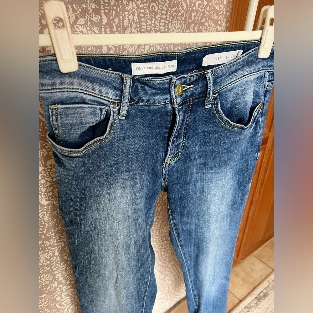 Anthropologie Pilcro Stet Skinny Ankle Medium Wash Mid Rise‎ Distressed Denim - Picture 2 of 10